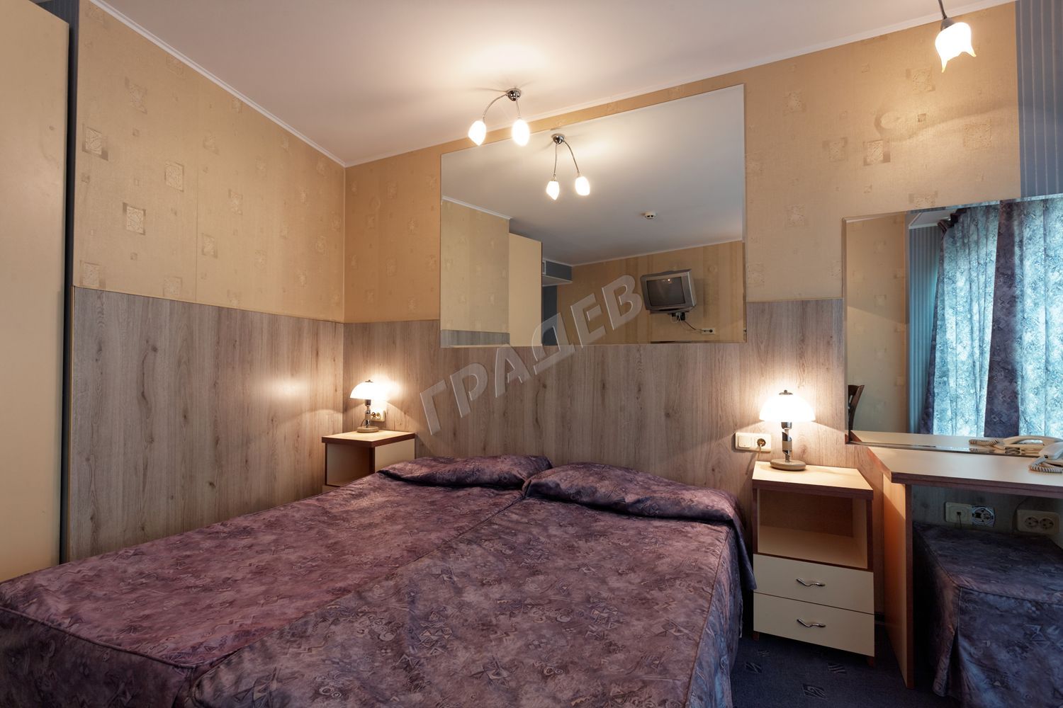 Самостоятелна сграда в центъра на Варна - Агенция за недвижими имоти Варна - Екипът, имот 4