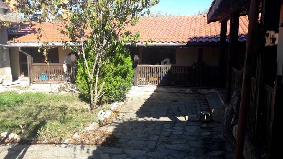 Хотелски  комплекс близо  до Варна. - Агенция за недвижими имоти Варна - Екипът, имот 3