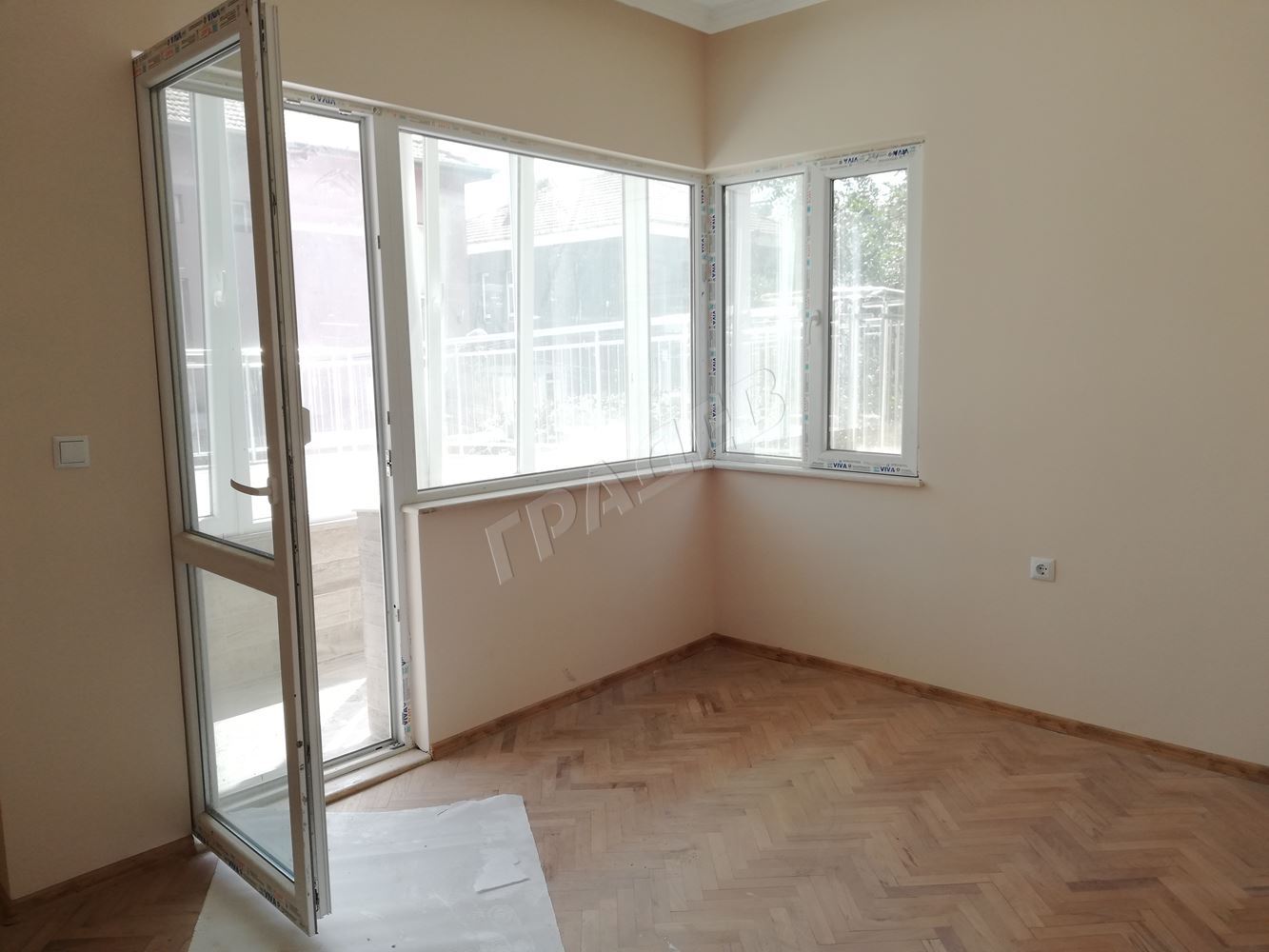 Етаж от къща със самостоятелен вход за двора и сградата - Агенция за недвижими имоти Варна - Екипът, имот 1