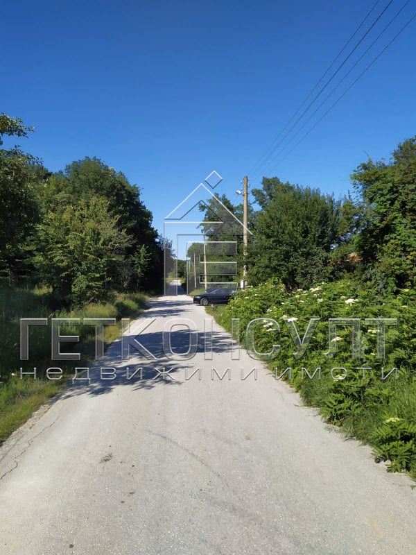 с.Долище, парцел 600 кв м - Агенция за недвижими имоти Варна - Екипът