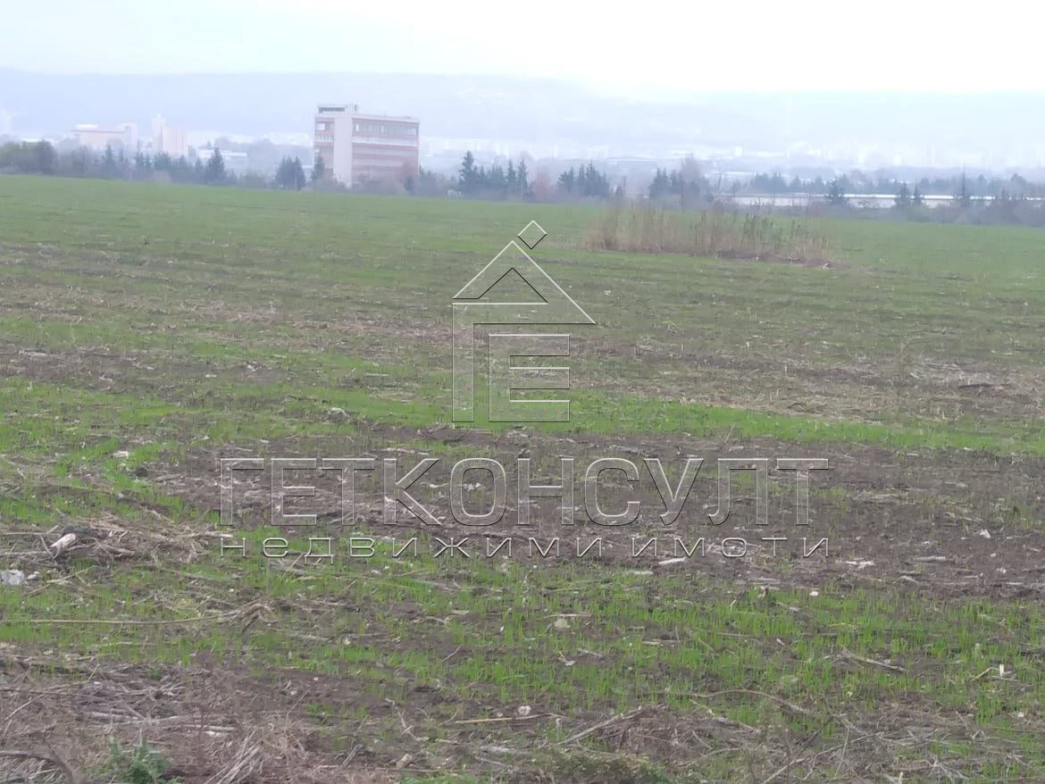 гр.Варна, с.Тополи, парцел - Агенция за недвижими имоти Варна - Екипът