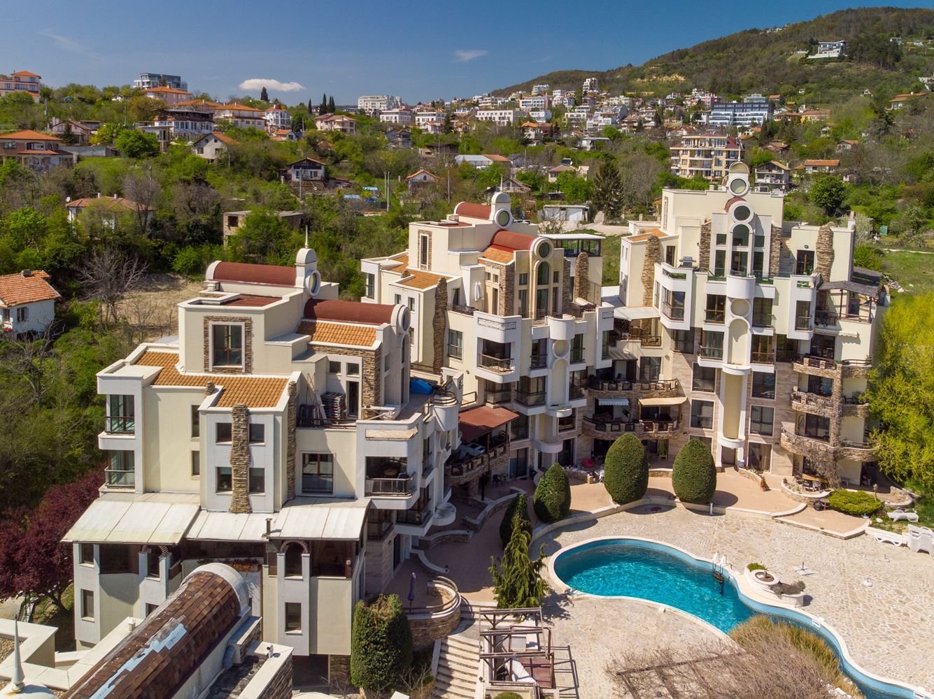 Ексклузивно! Многостаен апартамент за продажба в кв. Бриз, гр. Варна! - Агенция за недвижими имоти Варна - Екипът