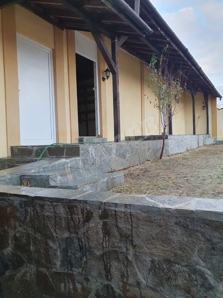 Нова къща в град Айтос с шест спални. - Агенция за недвижими имоти Варна - Екипът, имот 4