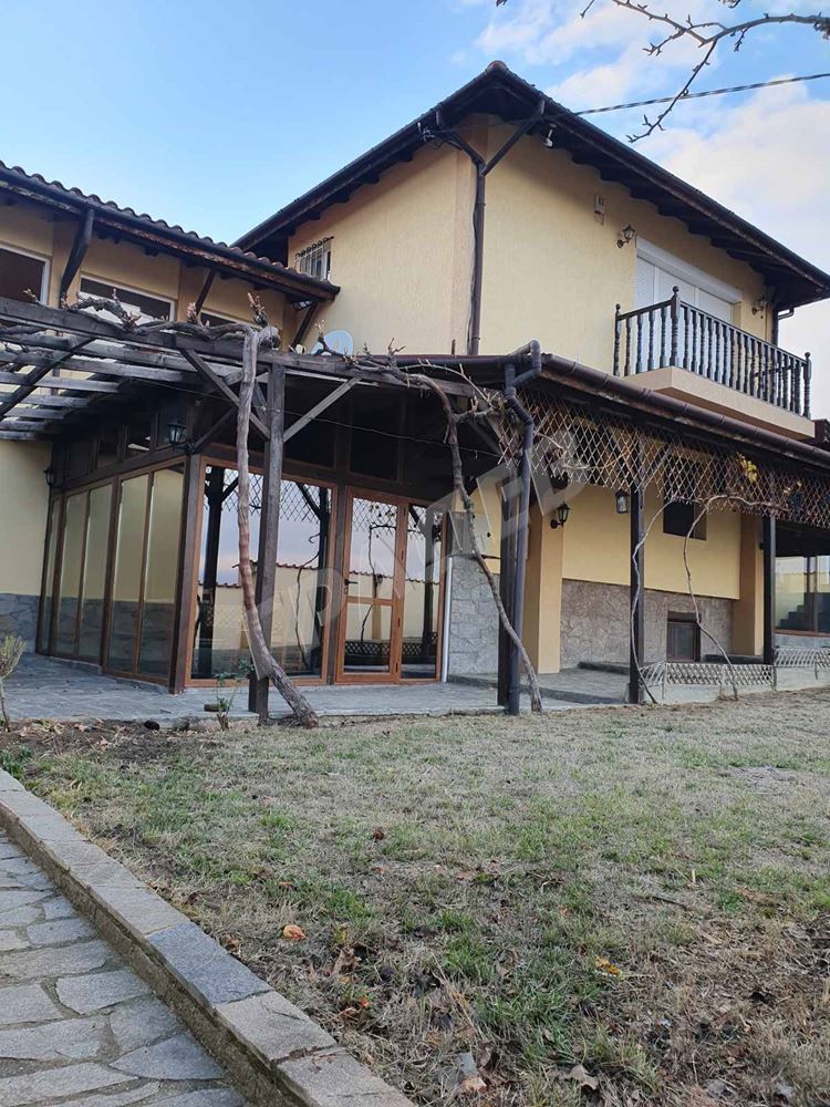 Нова къща в град Айтос с шест спални. - Агенция за недвижими имоти Варна - Екипът, имот 2