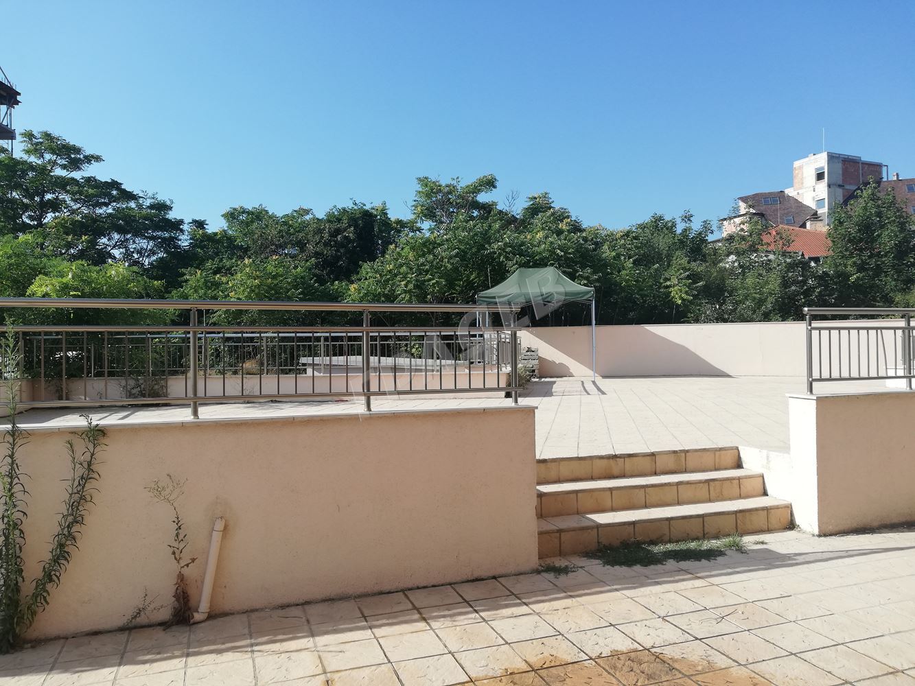 Кафе сладкарница в Ж.К.“Изгрев“  150 кв.м. + тераса 180кв.м. – 1500лв. - Агенция за недвижими имоти Варна - Екипът, имот 4