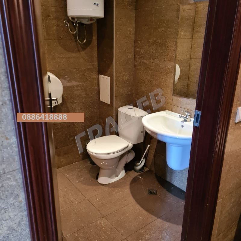 Магазин /Търговски комплекс/ под наем в района на Владислав Варненчик 1 - Агенция за недвижими имоти Варна - Екипът, имот 4