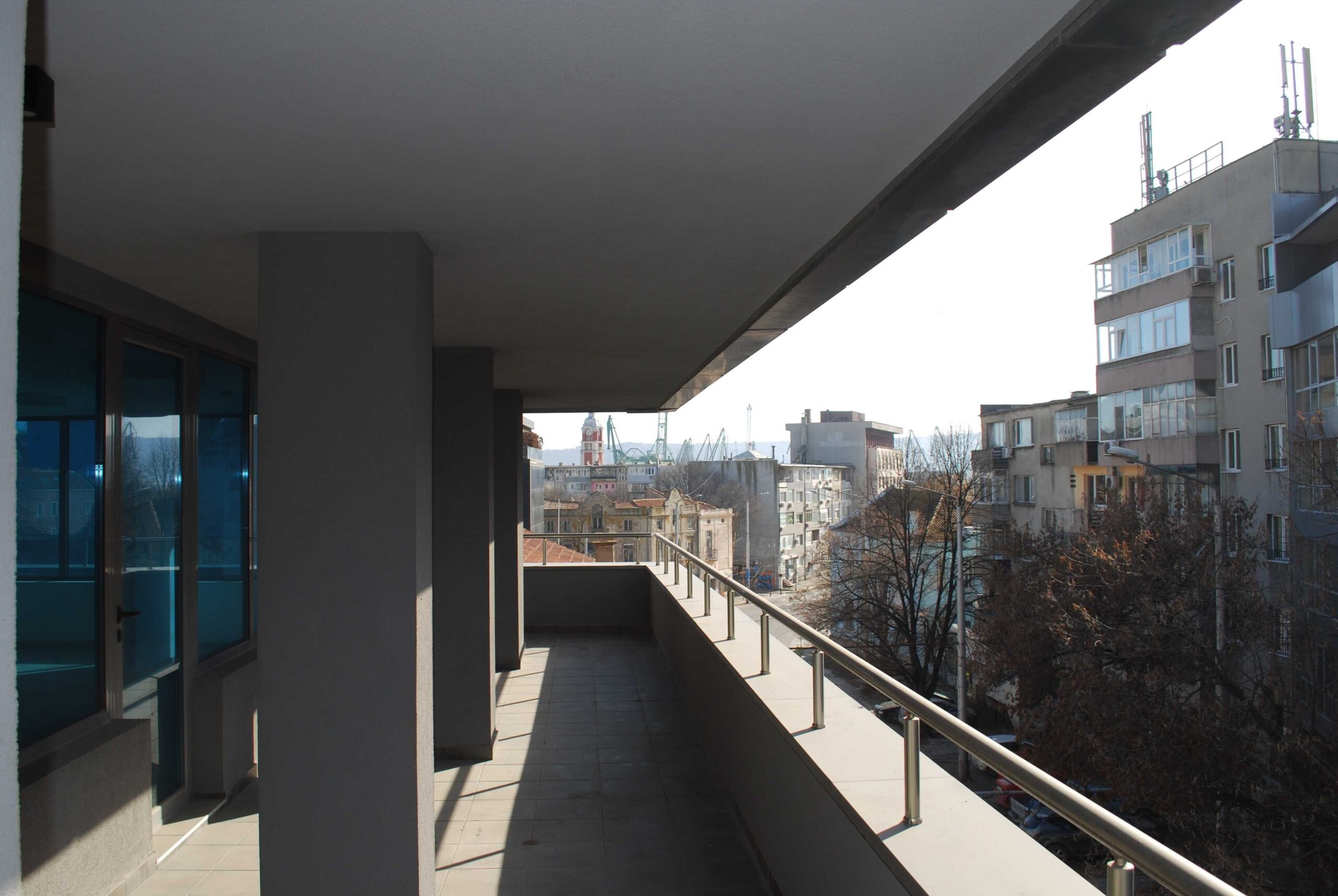 Офиси под наем в района Жп гара Варна - Агенция за недвижими имоти Варна - Екипът, имот 2