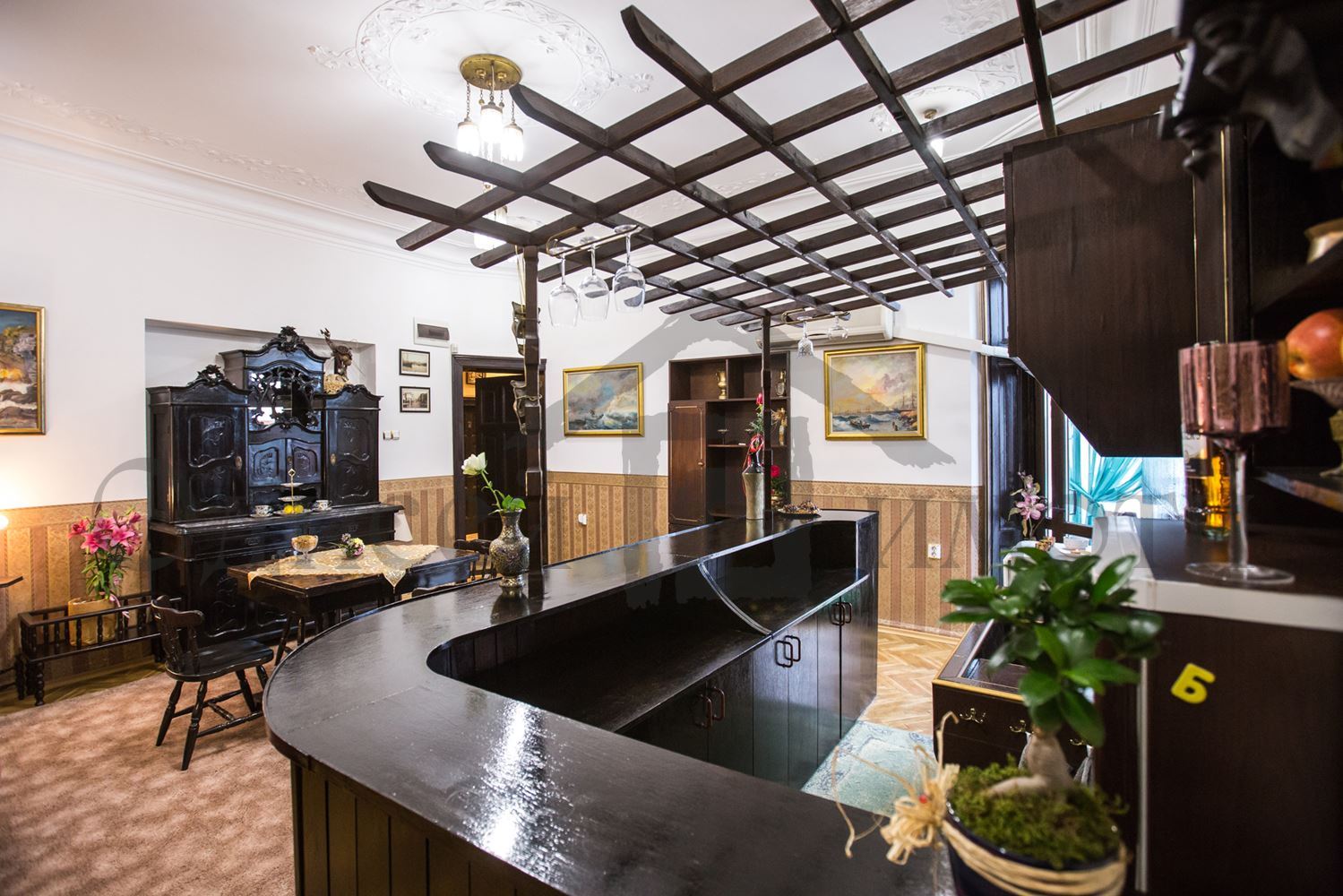 Аристократичен многостаен апартамент в центъра на Гр.Варна - Агенция за недвижими имоти Варна - Екипът