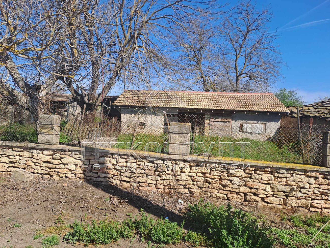 с.Крапец, парцел 1250 кв м - Агенция за недвижими имоти Варна - Екипът, имот 2