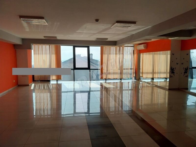 Луксозен офис в бизнес сграда район местност Пчелина - Агенция за недвижими имоти Варна - Екипът