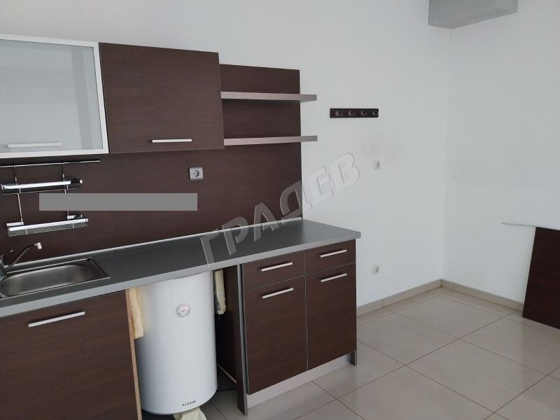 Луксозен офис в бизнес сграда район местност Пчелина - Агенция за недвижими имоти Варна - Екипът, имот 3