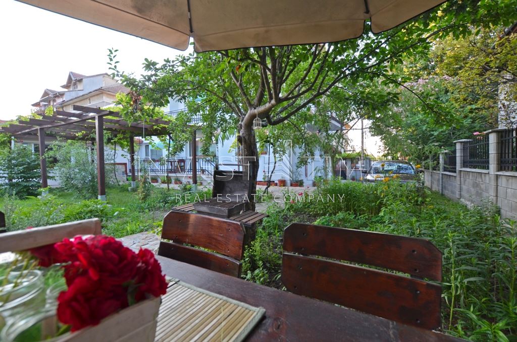 Двуетажна къща за продажба в предпочитаната част на с. Кранево - Агенция за недвижими имоти Варна - Екипът, имот 2