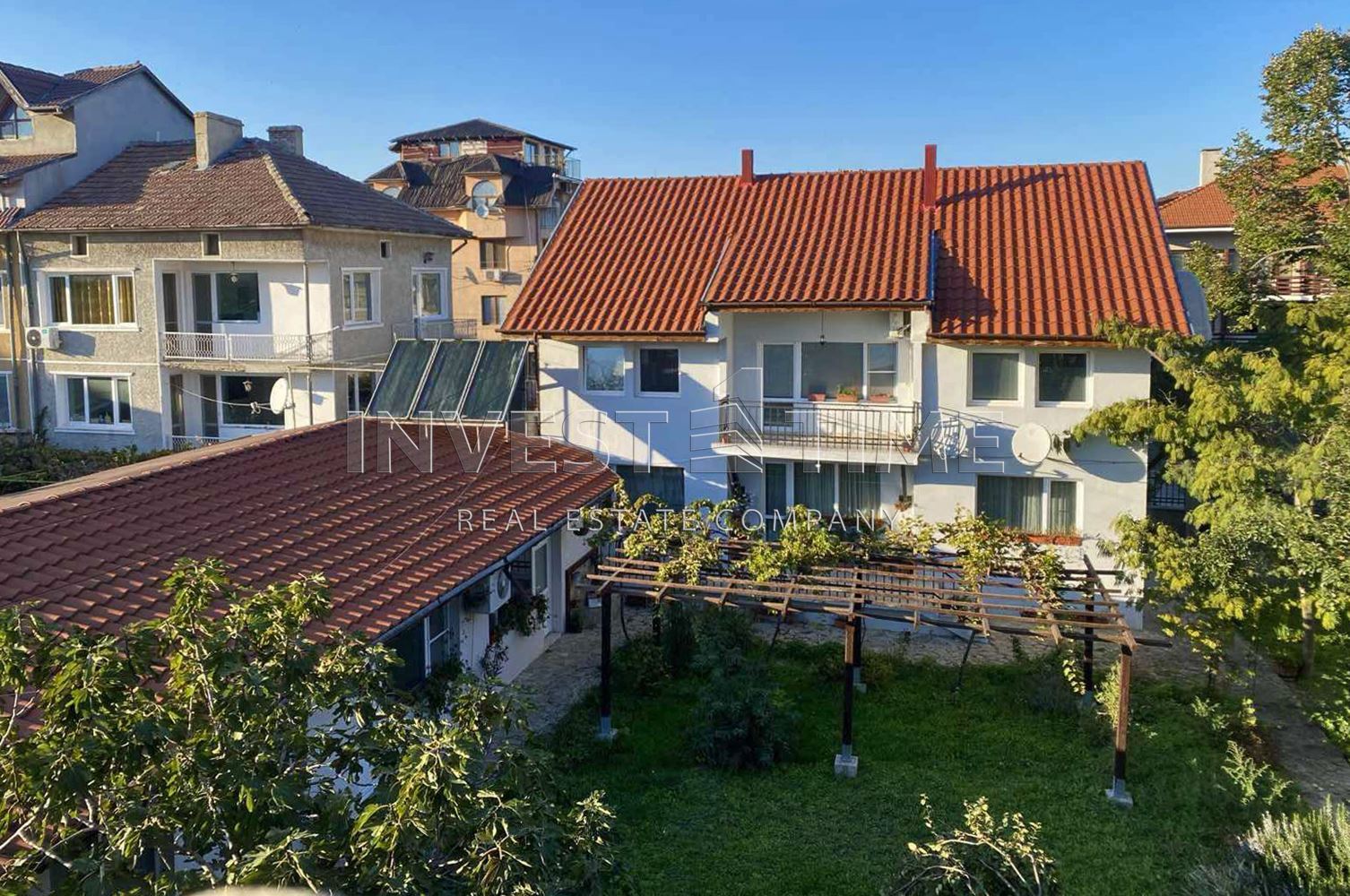 Двуетажна къща за продажба в предпочитаната част на с. Кранево - Агенция за недвижими имоти Варна - Екипът