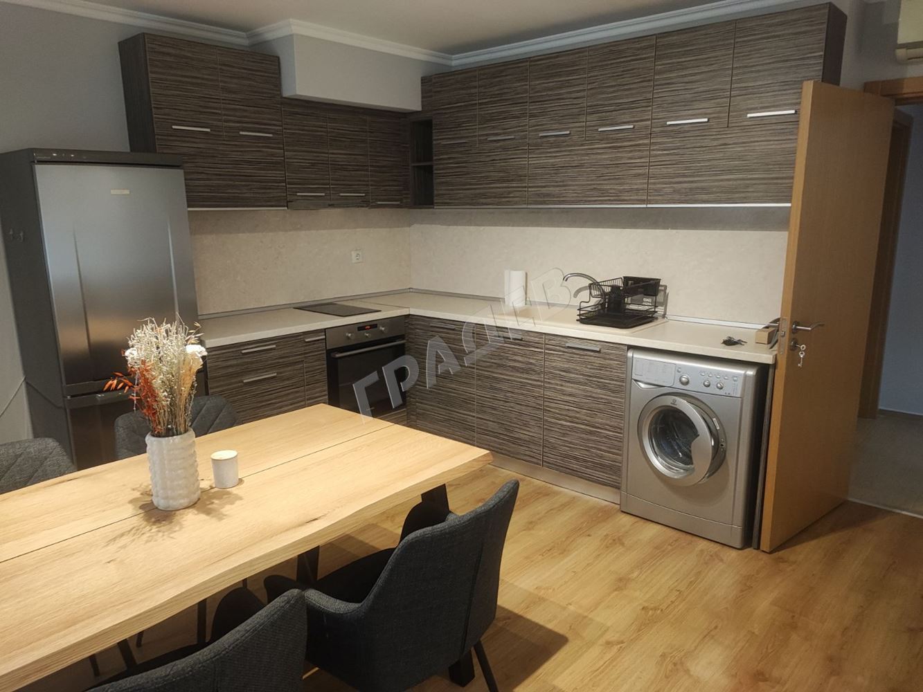 Тристаен апартамент в района на Чаталджа, до пазара на цветята. - Агенция за недвижими имоти Варна - Екипът, имот 3