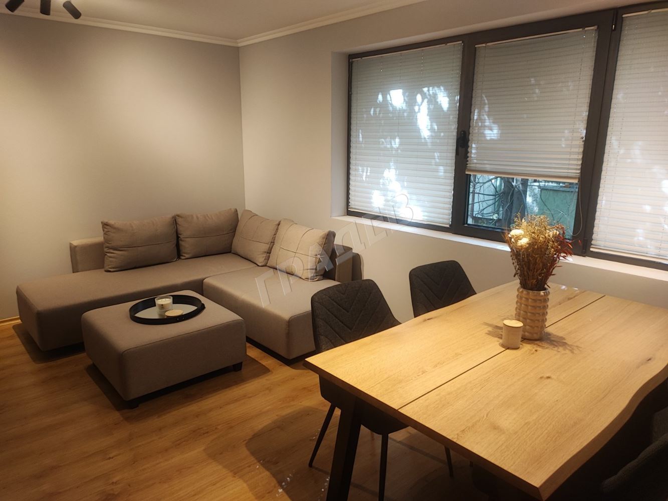 Тристаен апартамент в района на Чаталджа, до пазара на цветята. - Агенция за недвижими имоти Варна - Екипът, имот 2