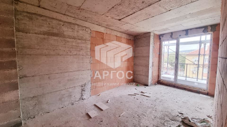 Продава Тристаен – район Погреби - Агенция за недвижими имоти Варна - Екипът, имот 3