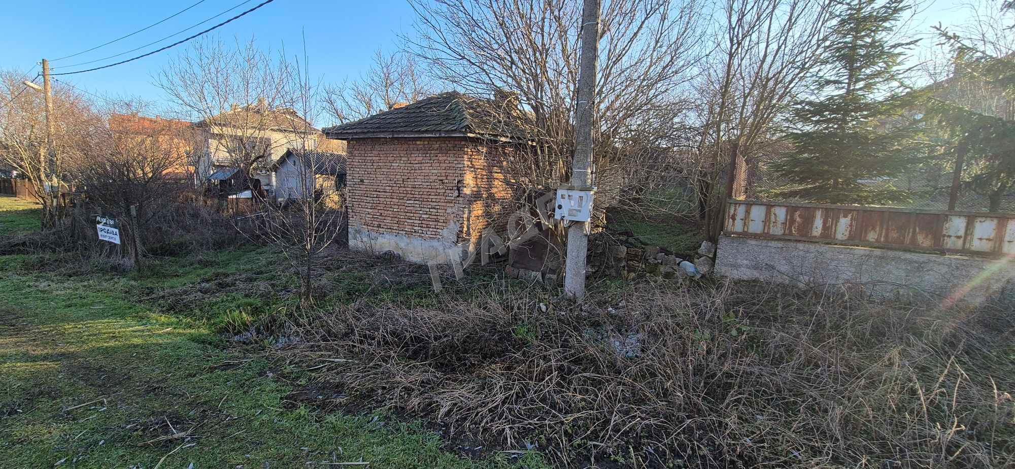 Парцел с къща в гр. Вълчи дол. - Агенция за недвижими имоти Варна - Екипът, имот 1