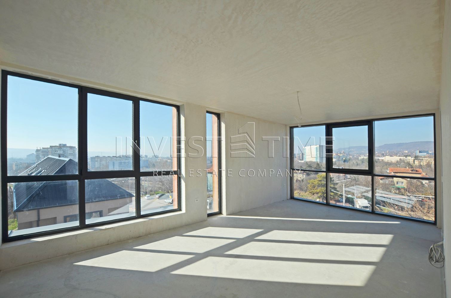 Тристаен апартамент в нова сграда с Акт 16 - Агенция за недвижими имоти Варна - Екипът