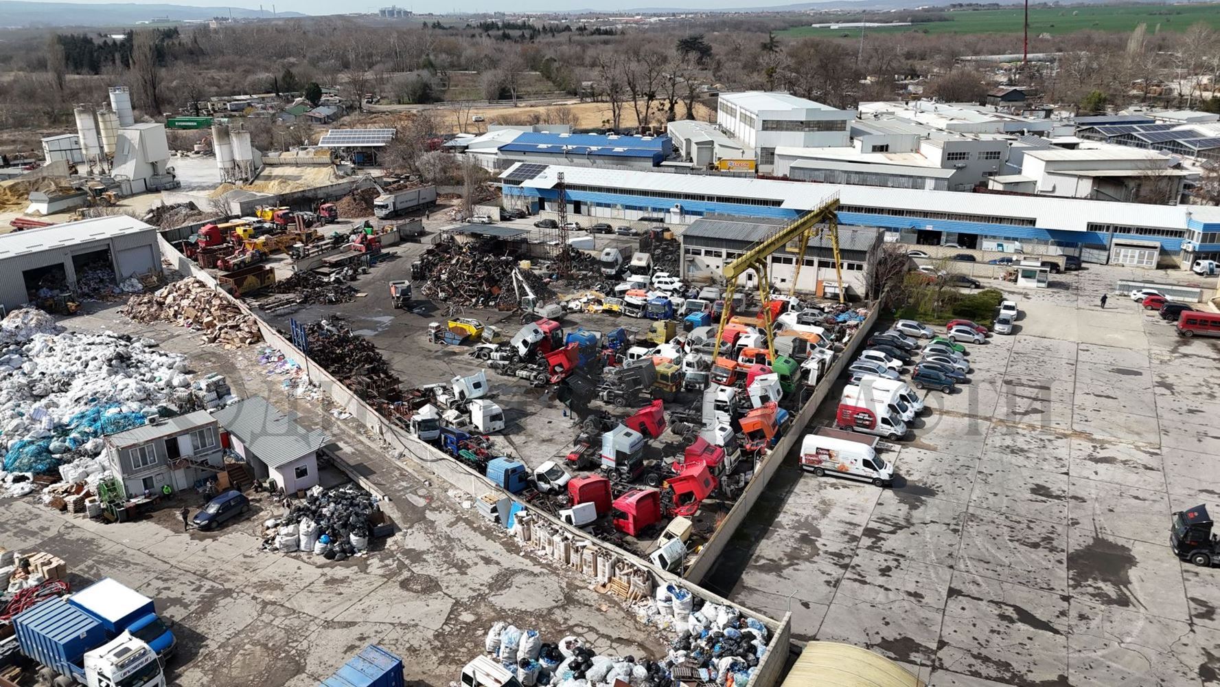 Промишлен парцел със сграда - Агенция за недвижими имоти Варна - Екипът, имот 2