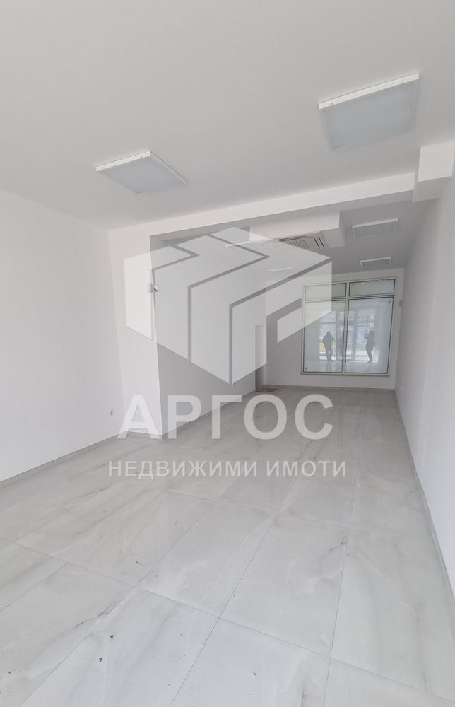 Дава под наем – МАГАЗИН в Идеален център - Агенция за недвижими имоти Варна - Екипът, имот 1