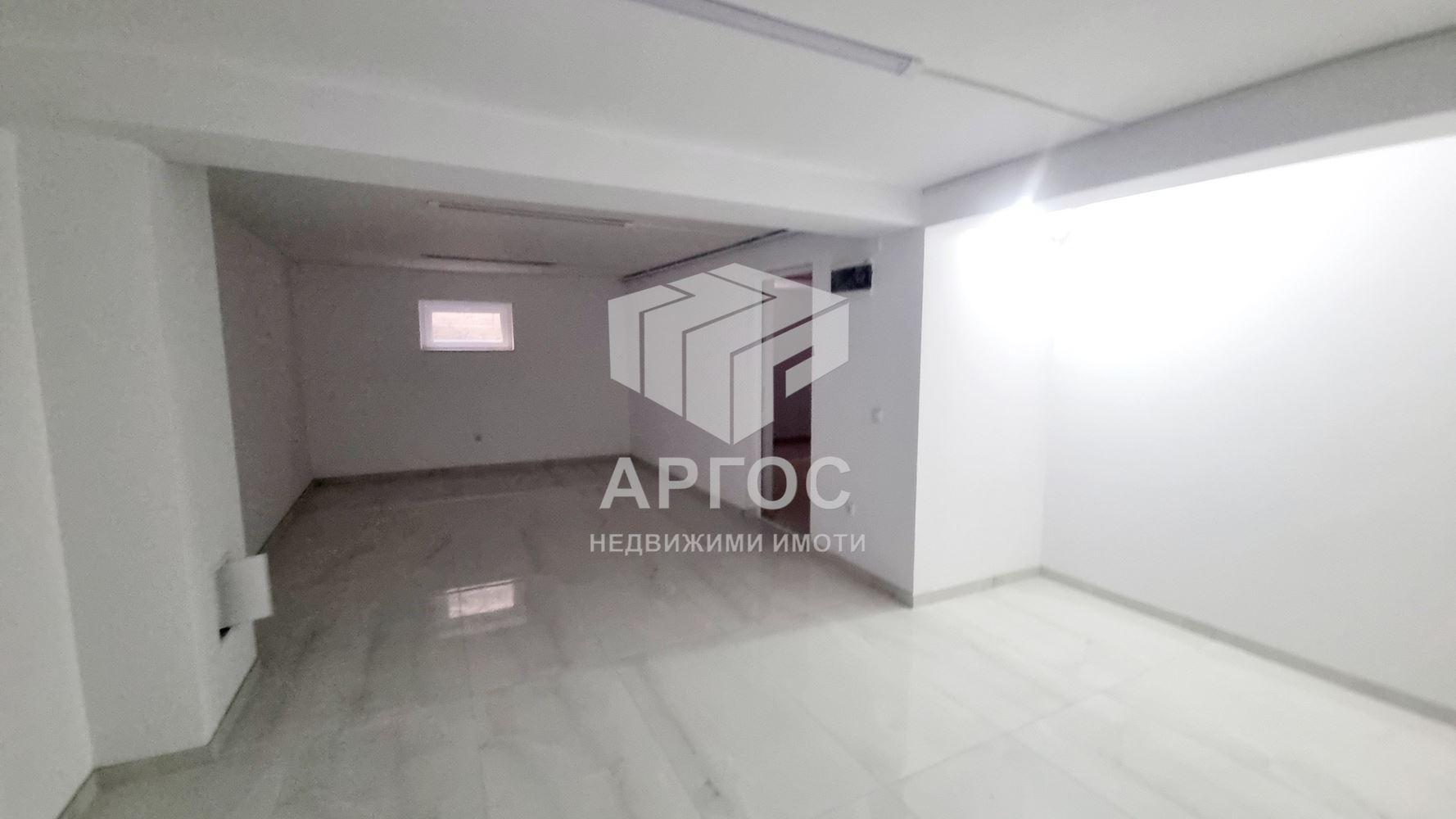 Дава под наем – МАГАЗИН в Идеален център - Агенция за недвижими имоти Варна - Екипът, имот 3