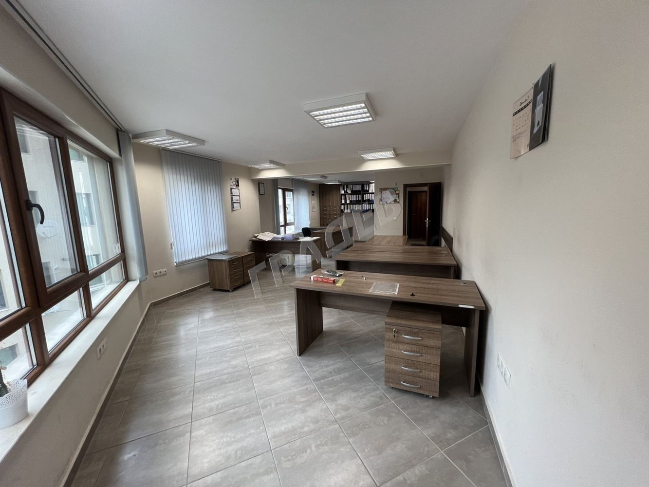 Офис в офис сграда - Агенция за недвижими имоти Варна - Екипът, имот 1