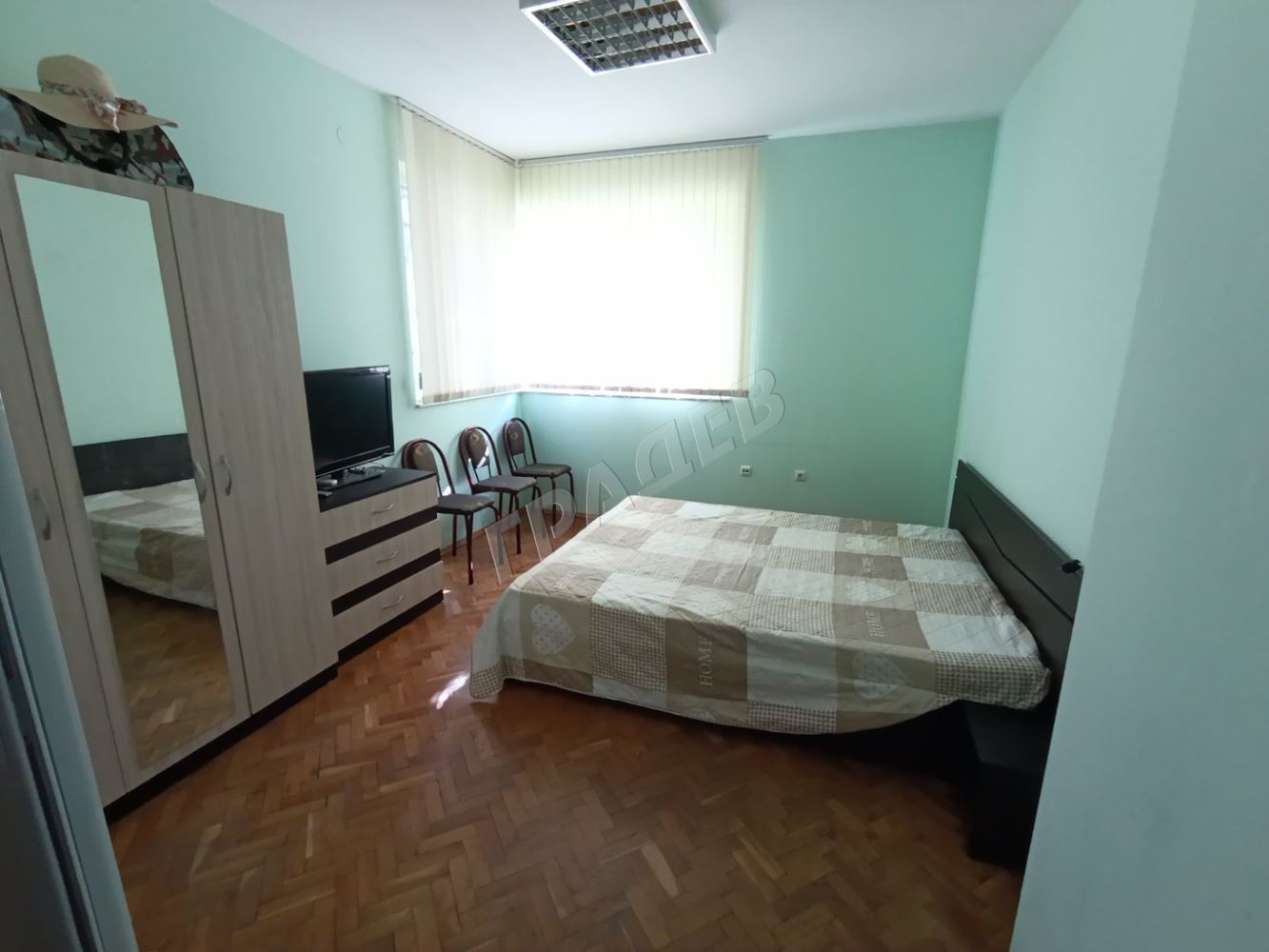 Тристаен апартамент в централен район/ Нептун - Агенция за недвижими имоти Варна - Екипът