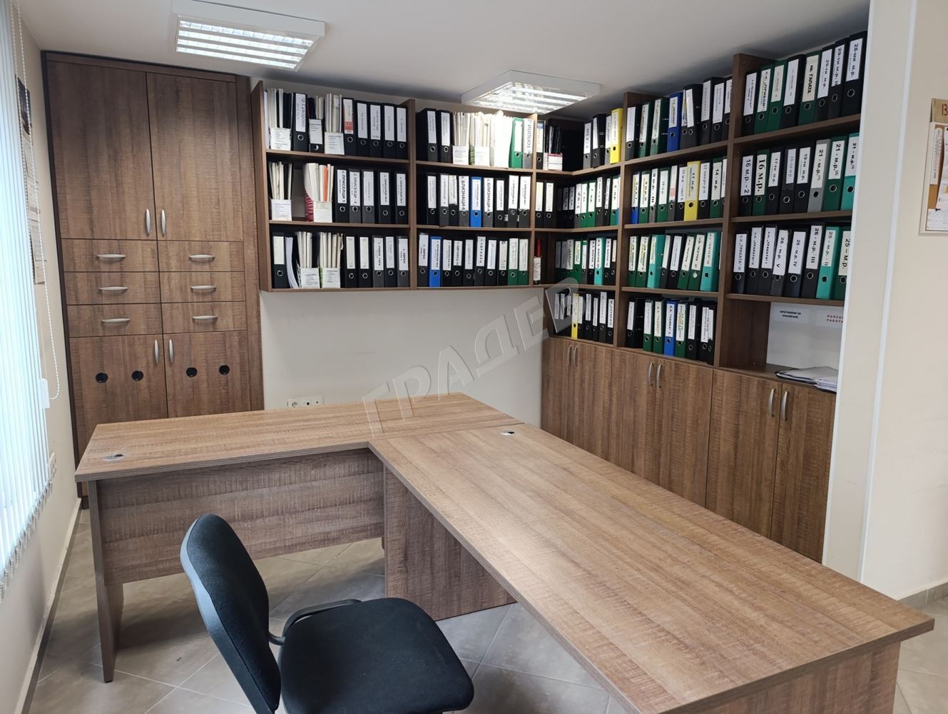 Офис в офис сграда - Агенция за недвижими имоти Варна - Екипът, имот 2