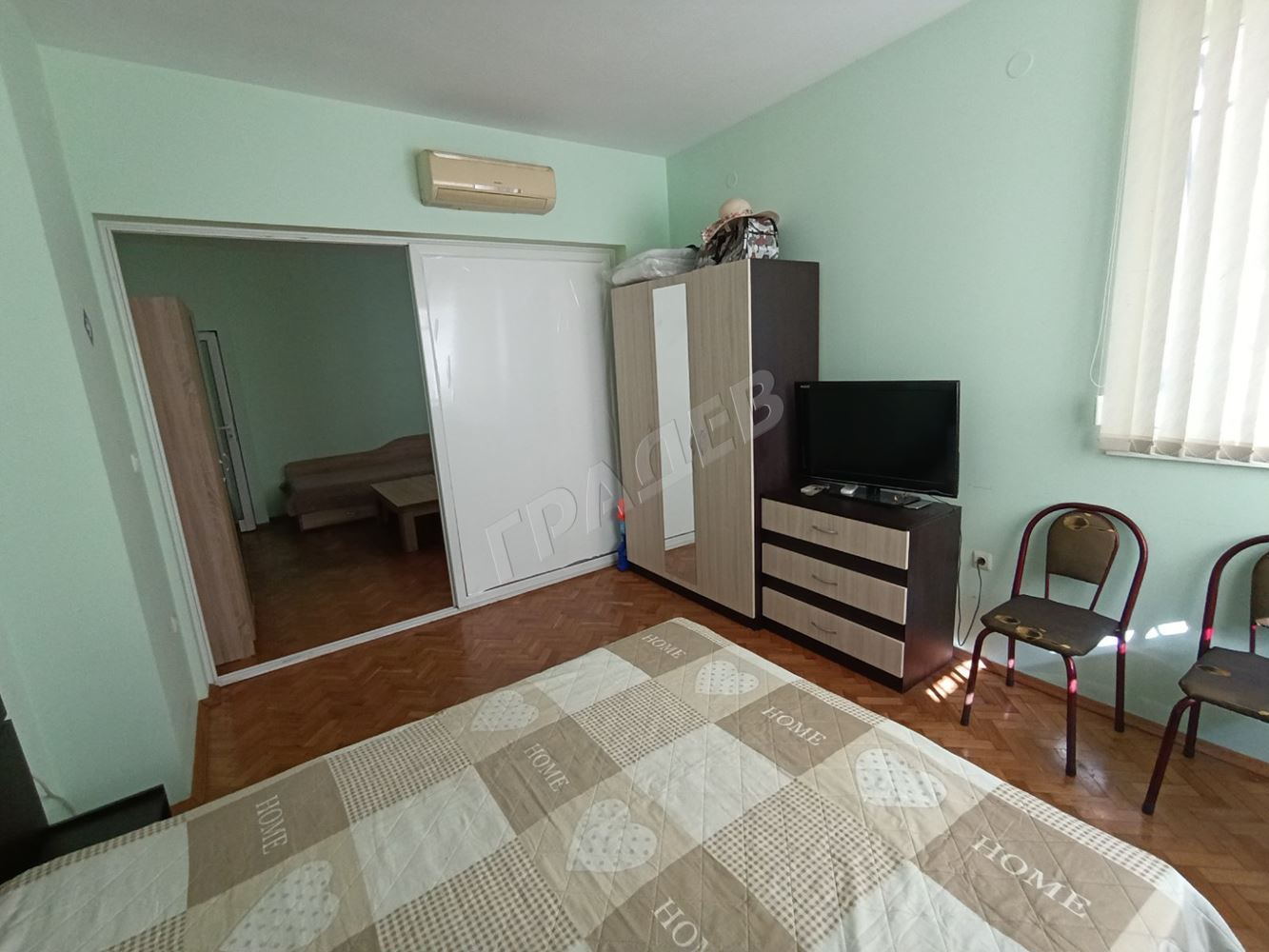 Тристаен апартамент в централен район/ Нептун - Агенция за недвижими имоти Варна - Екипът, имот 1