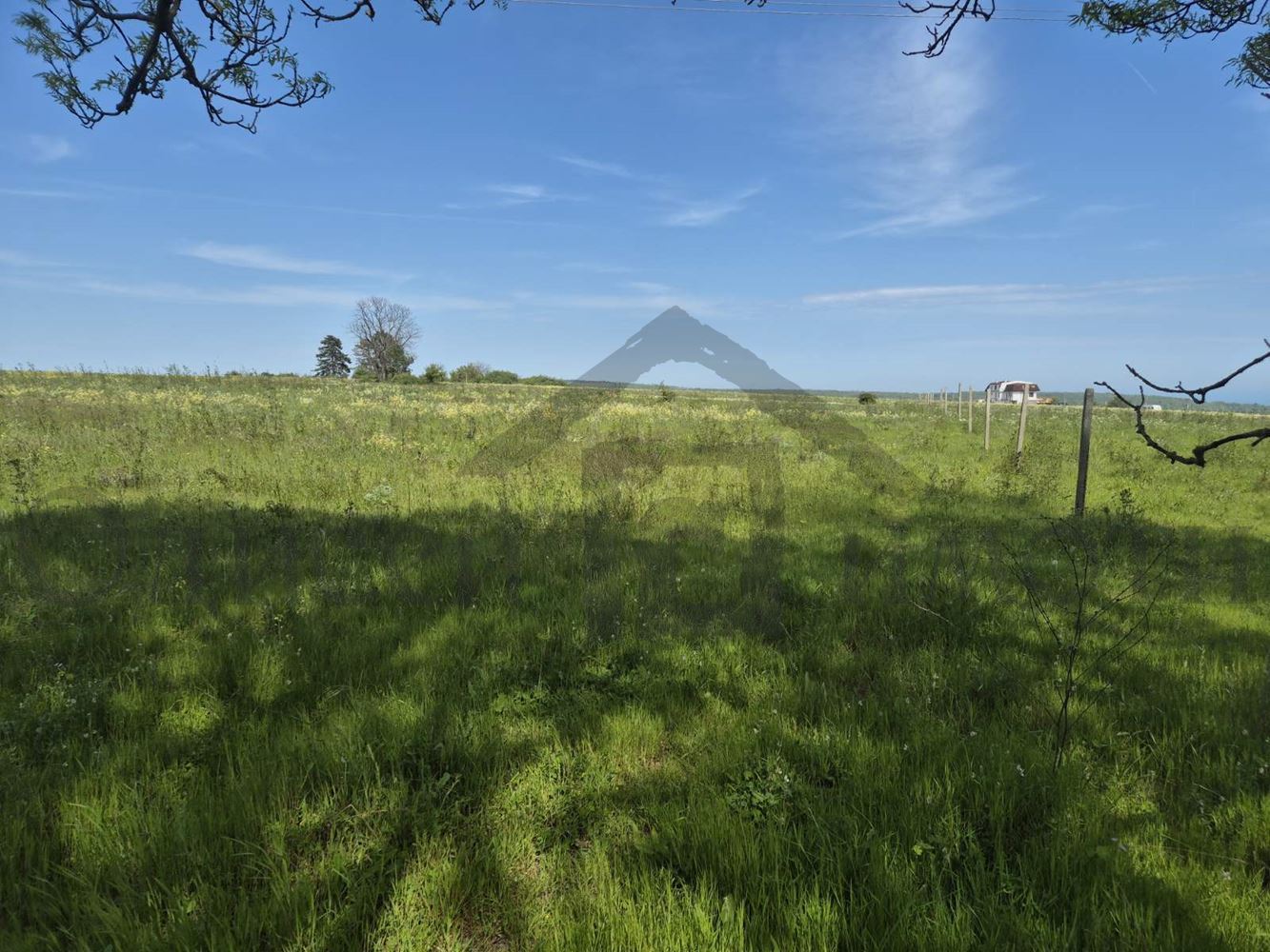 Инвестиционен парцел за жилищно строителсво - Агенция за недвижими имоти Варна - Екипът, имот 2