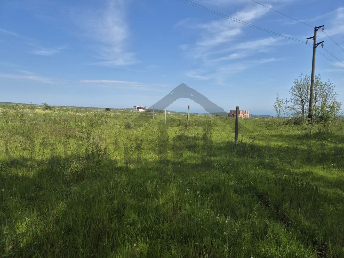 Инвестиционен парцел за жилищно строителсво - Агенция за недвижими имоти Варна - Екипът