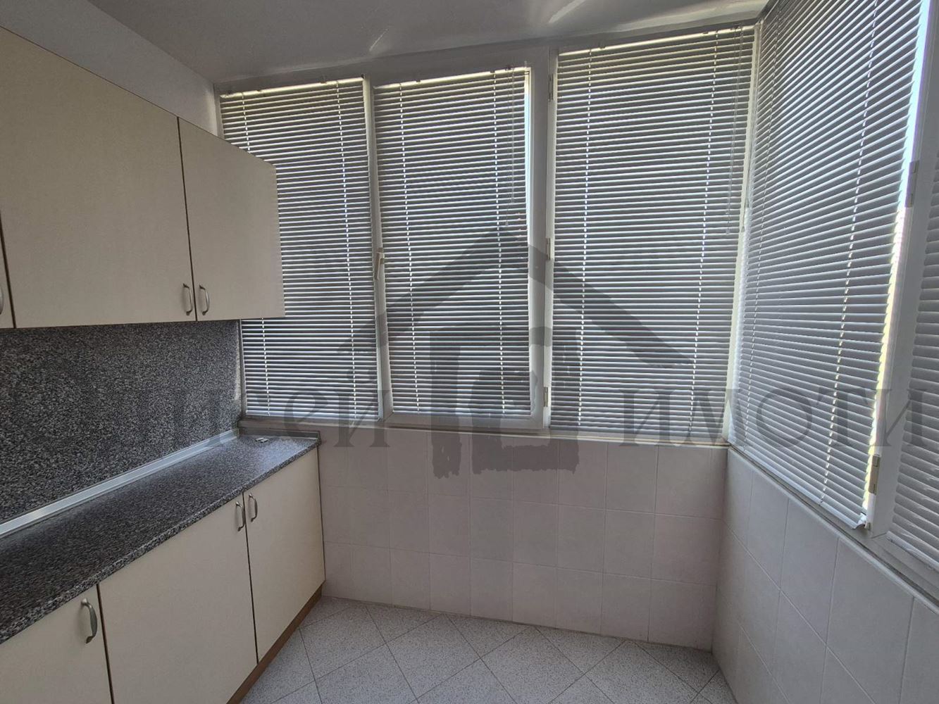 Готов за нанасяне, четири отделни стаи - Агенция за недвижими имоти Варна - Екипът, имот 3