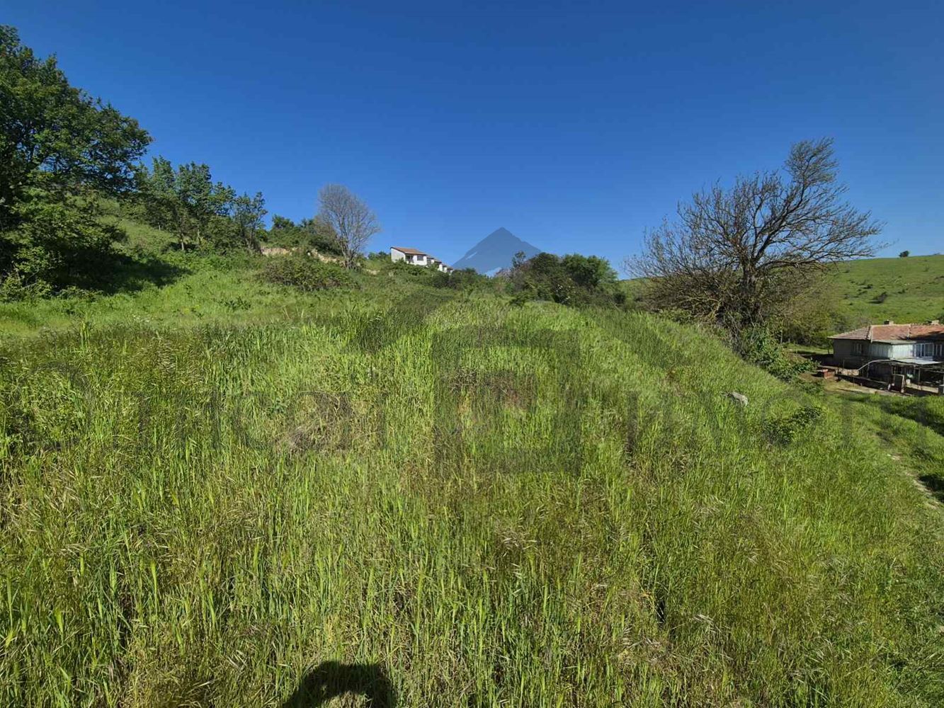 Парцел за жилищно строителство в село Генерал Кантарджиево - Агенция за недвижими имоти Варна - Екипът