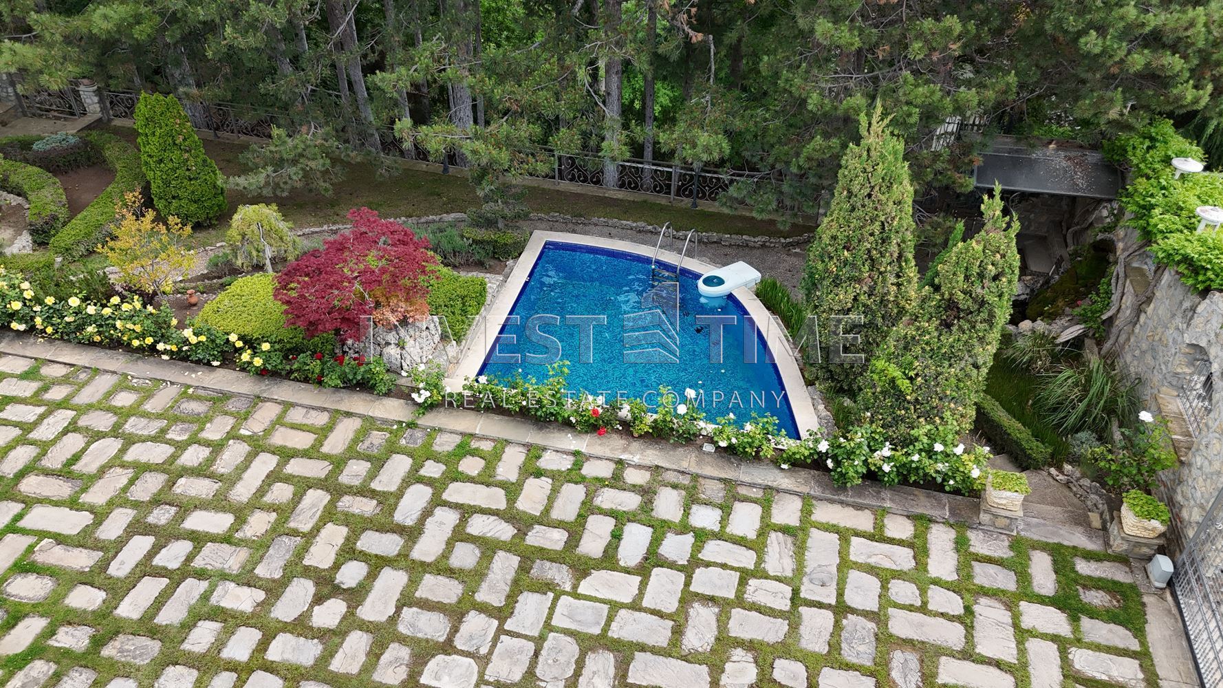 Някои къщи просто се усещат като дом! - Агенция за недвижими имоти Варна - Екипът, имот 4