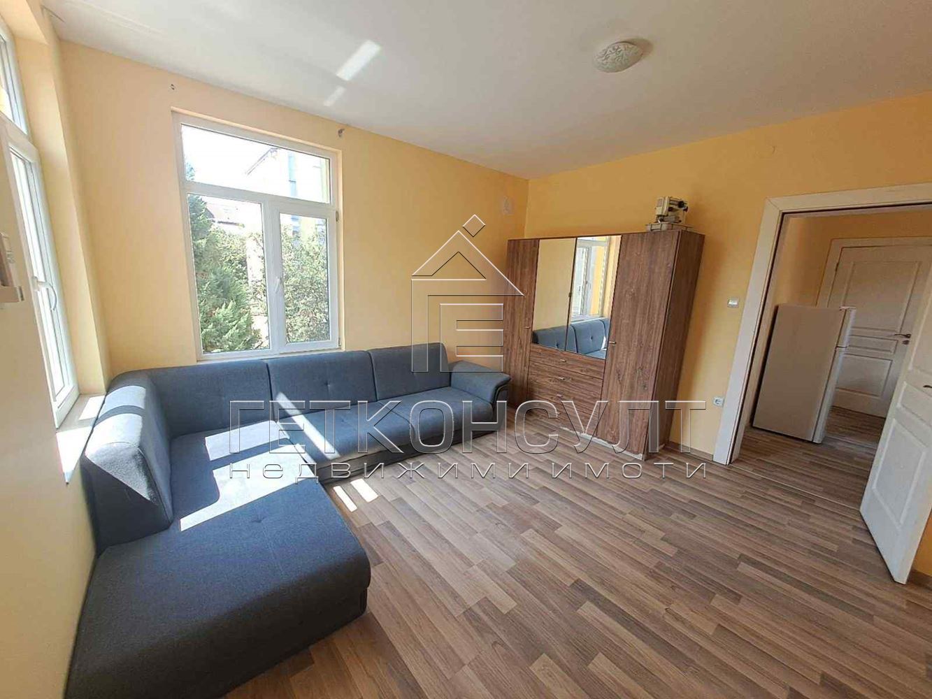 гр. Варна, ВИНС, обзаведен - Агенция за недвижими имоти Варна - Екипът