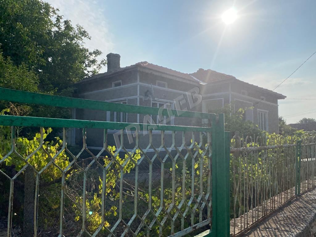 Къща в с. Соколово , на главен път Балчик – Добрич. - Агенция за недвижими имоти Варна - Екипът, имот 3