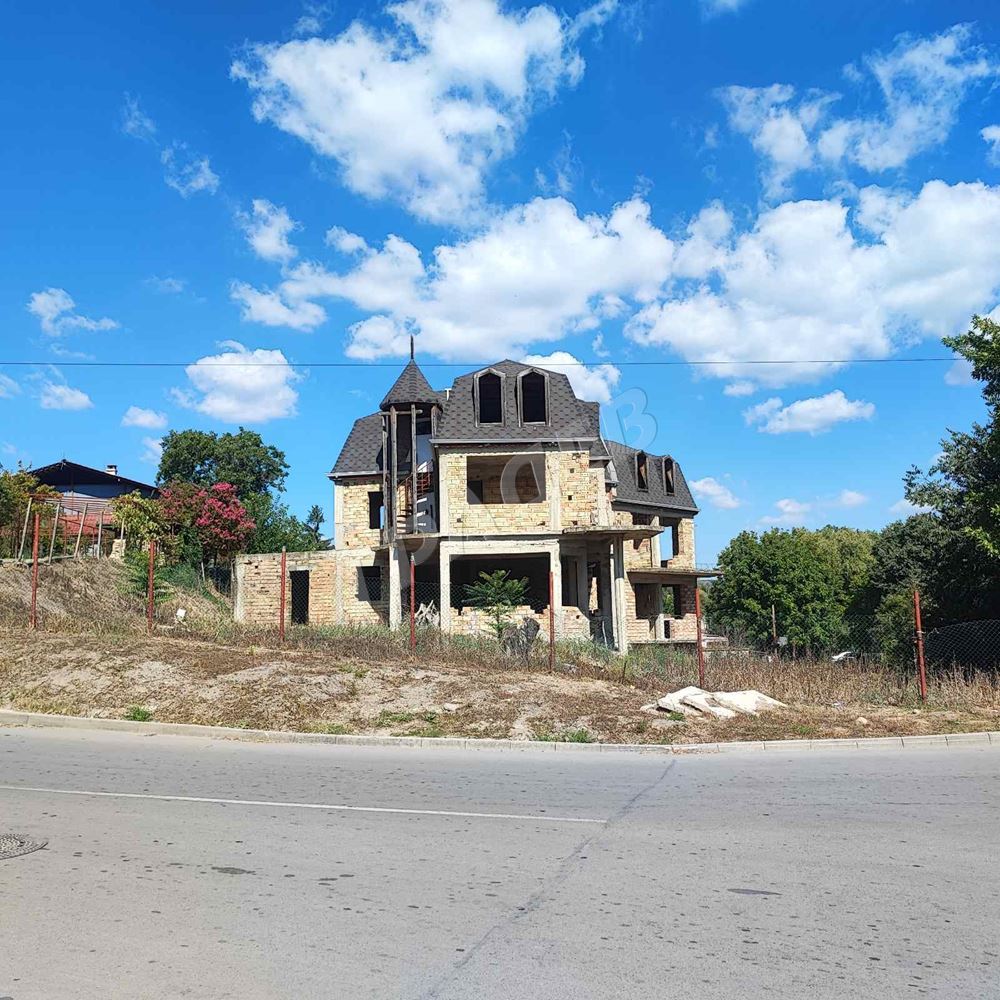 Бизнес имот в центъра на с. Тополи!!! - Агенция за недвижими имоти Варна - Екипът, имот 1