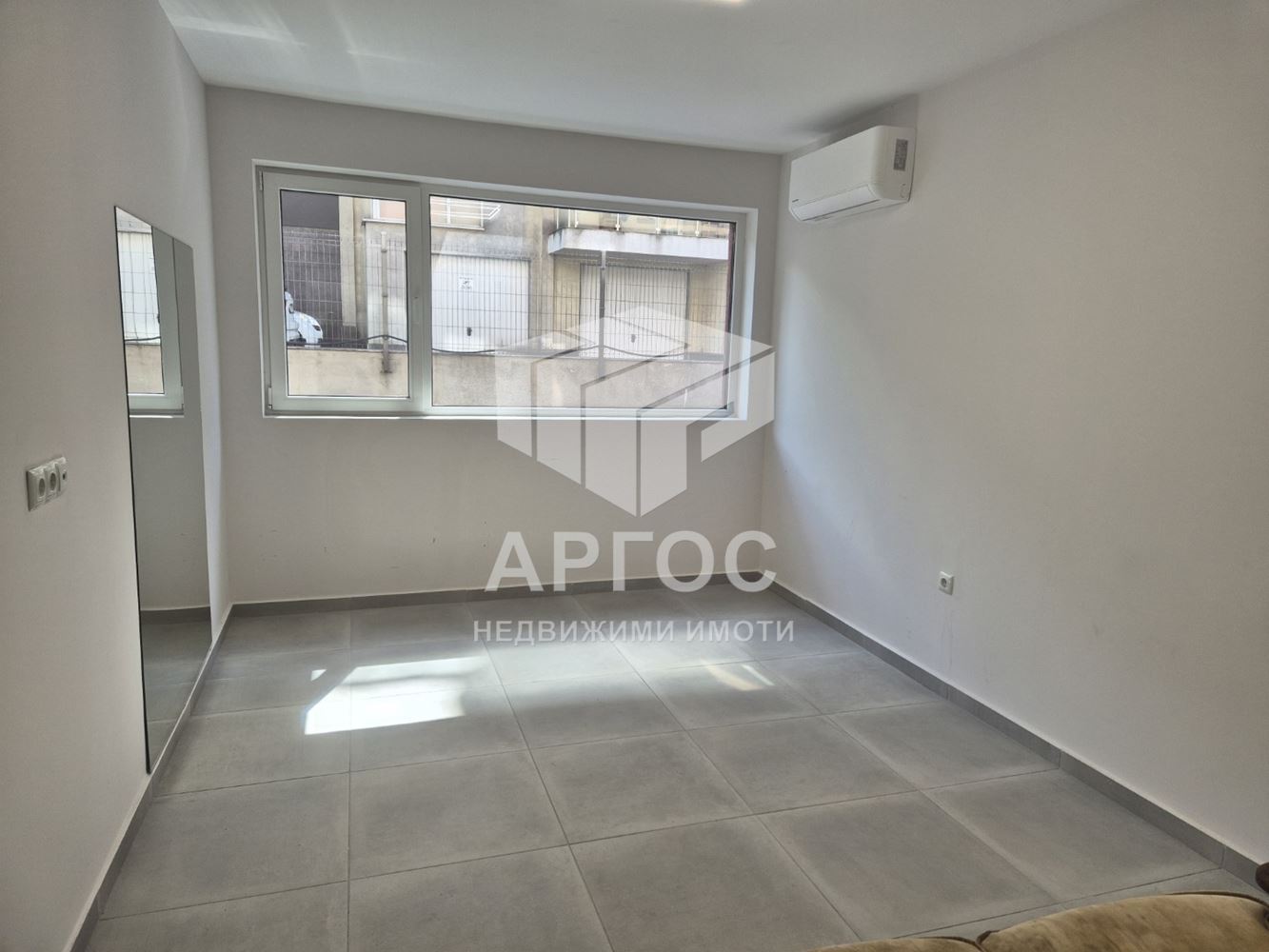 Продава АТЕЛИЕ – район ХЕИ - Агенция за недвижими имоти Варна - Екипът, имот 2