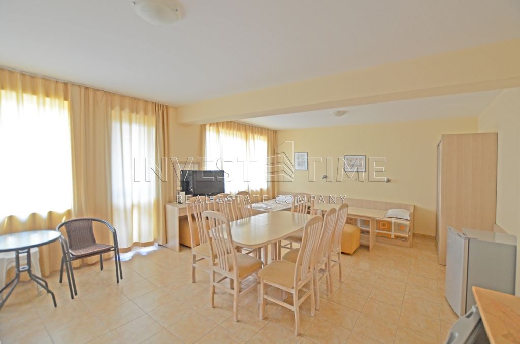 Тристаен обзаведен апартамент в центъра на с. Кранево - Агенция за недвижими имоти Варна - Екипът, имот 2