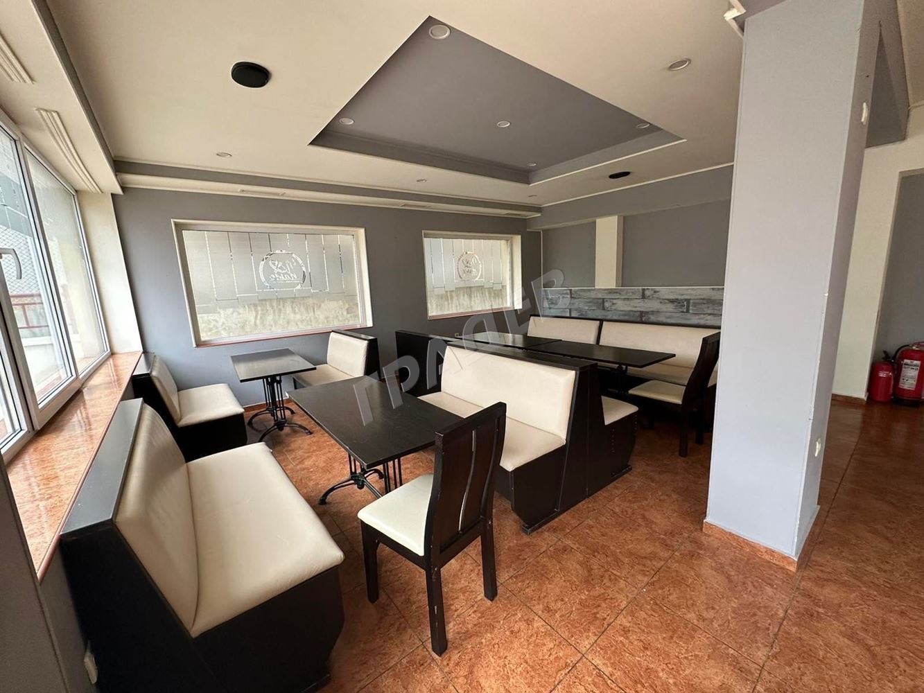 Оборудвано заведение под наем в ж.к. Бриз - Агенция за недвижими имоти Варна - Екипът, имот 1