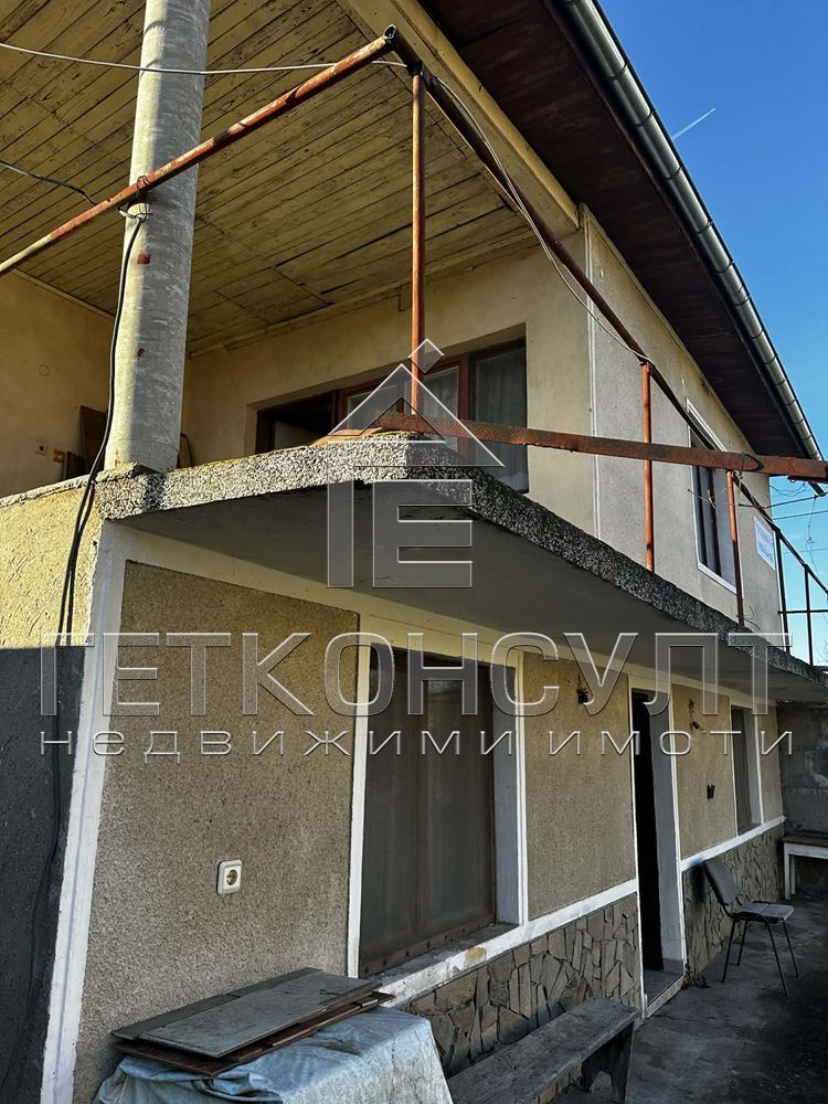 с.Сушина – поземлен имот 687 кв м с постройка - Агенция за недвижими имоти Варна - Екипът