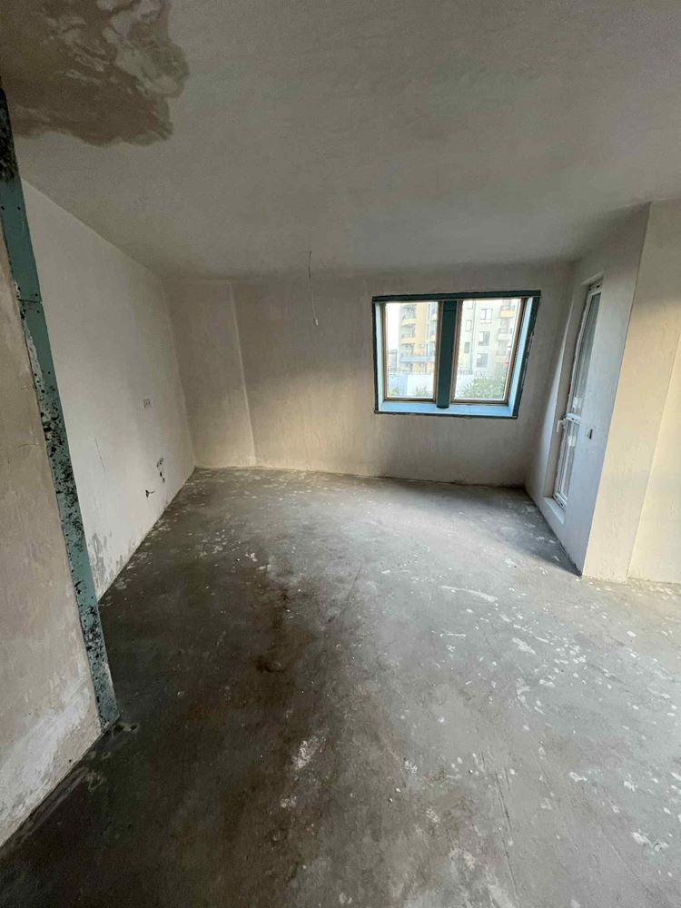 Просторен тристаен апартамент в кв. Аспарухово - Агенция за недвижими имоти Варна - Екипът