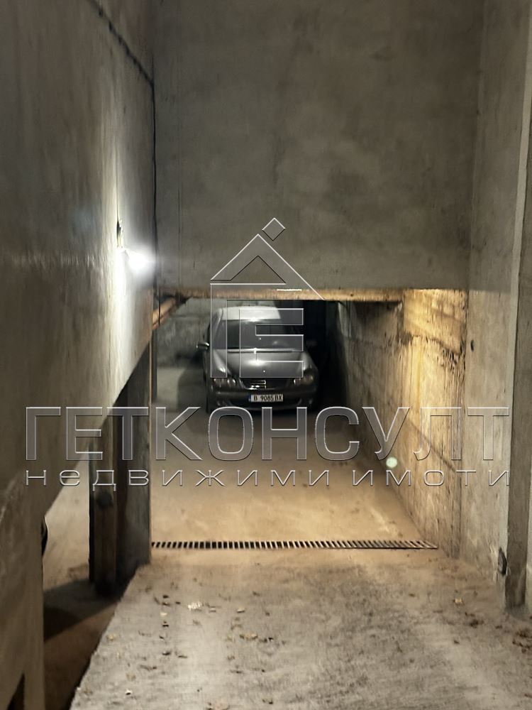 Варна, ул.“Кракра“22 – подземно ПАРКОМЯСТО - Агенция за недвижими имоти Варна - Екипът, имот 2