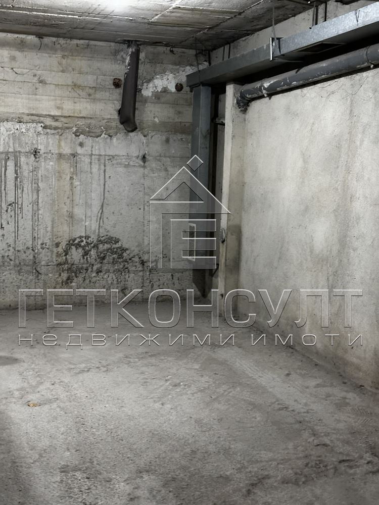 Варна, ул.“Кракра“22 – подземно ПАРКОМЯСТО - Агенция за недвижими имоти Варна - Екипът