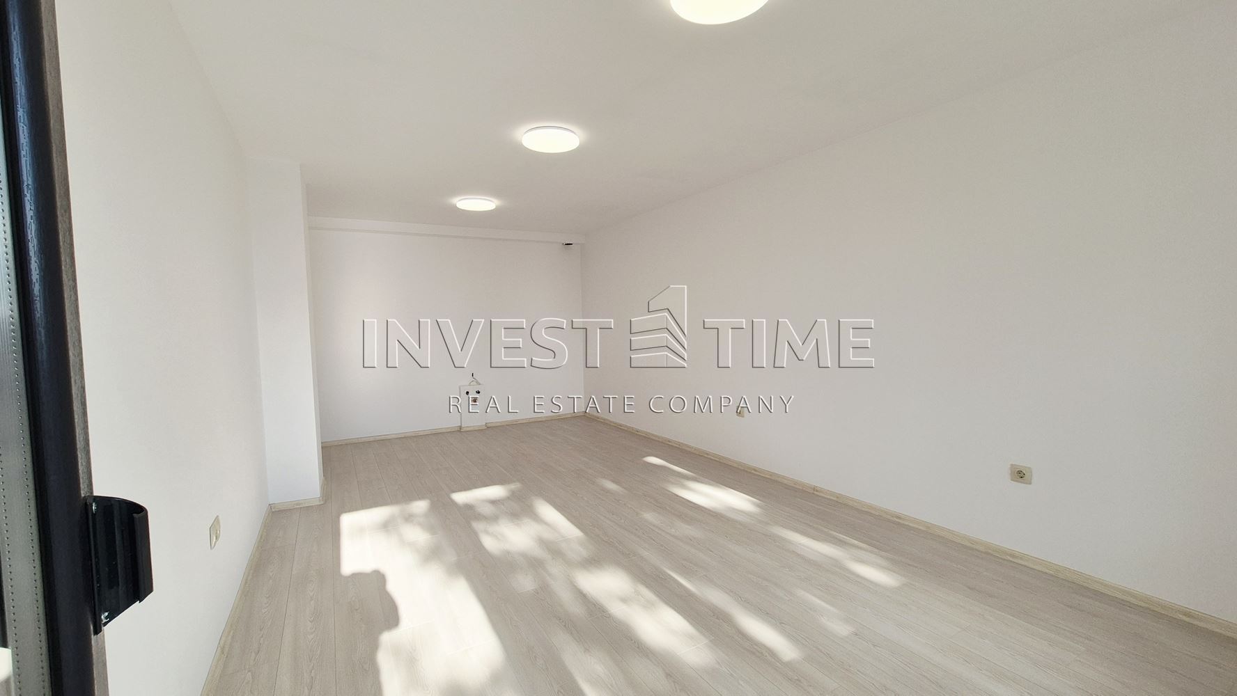 Тристаен апартамент след основен ремонт в кв. Младост, „ДО КЛЮЧ“ - Агенция за недвижими имоти Варна - Екипът, имот 2