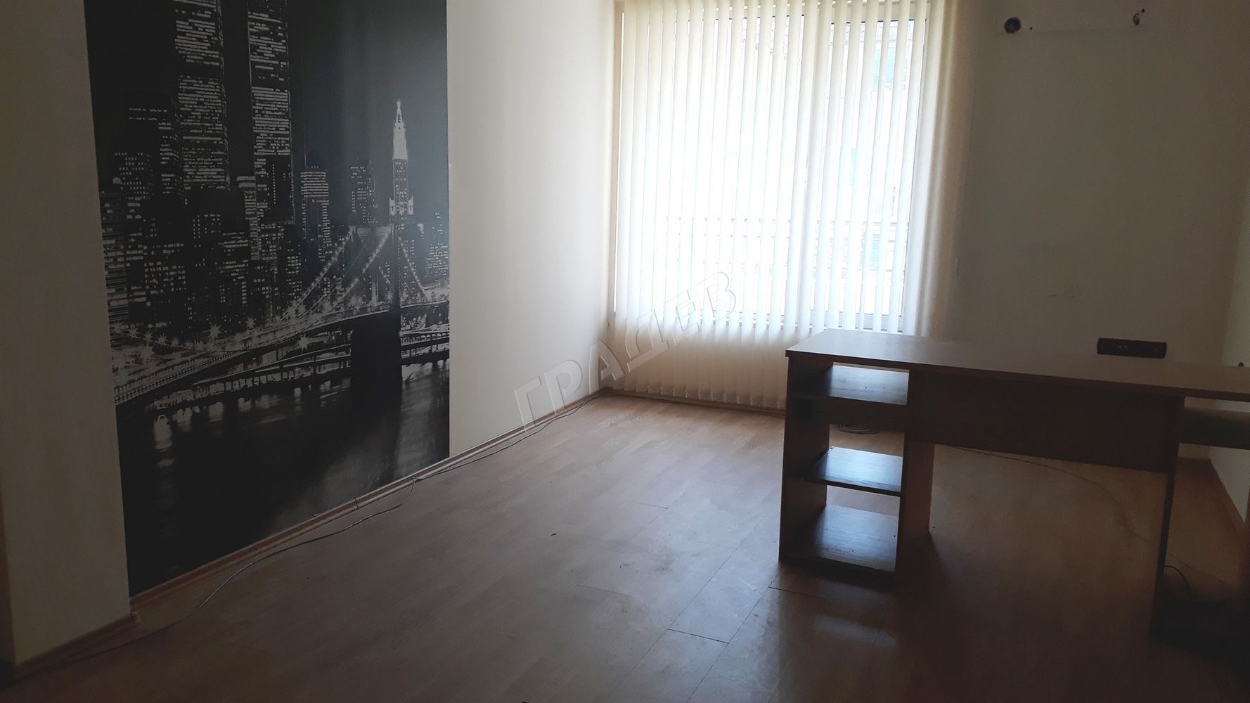 ОФИС на бул. „Владислав“  до Макдрайв - Агенция за недвижими имоти Варна - Екипът, имот 1