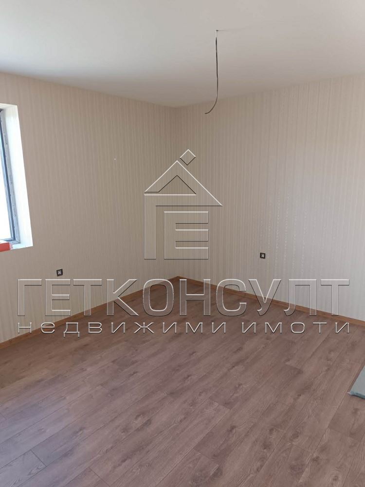 с.Долище, реновирана къща с двор 600 кв м - Агенция за недвижими имоти Варна - Екипът, имот 4