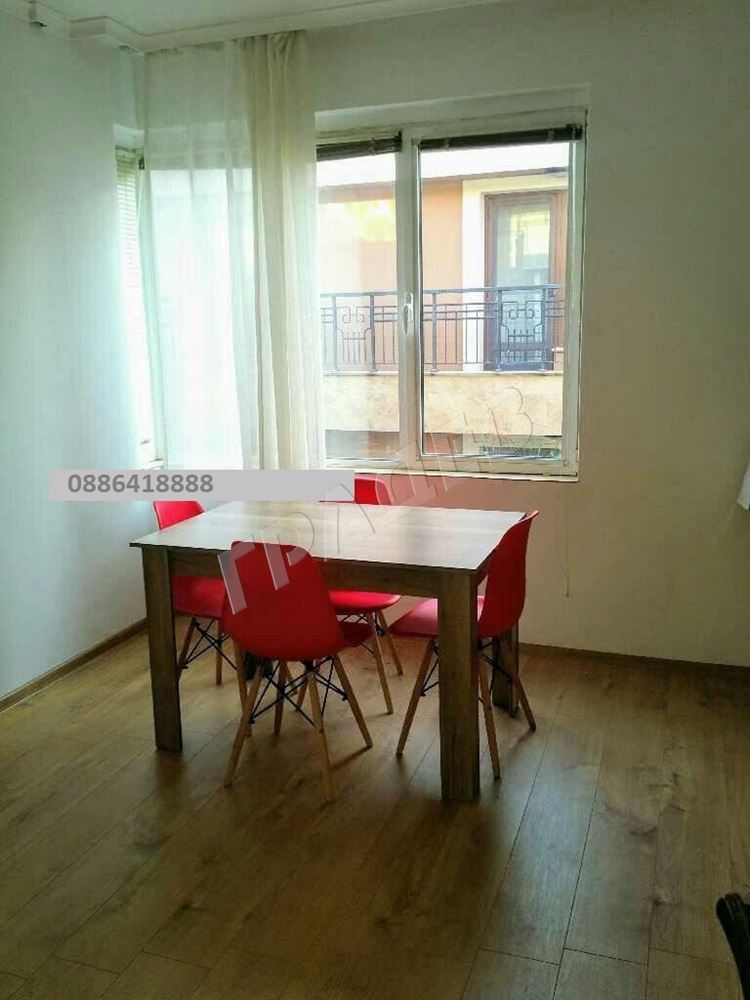 Тристаен апартамент под наем в Идеален център - Агенция за недвижими имоти Варна - Екипът, имот 3