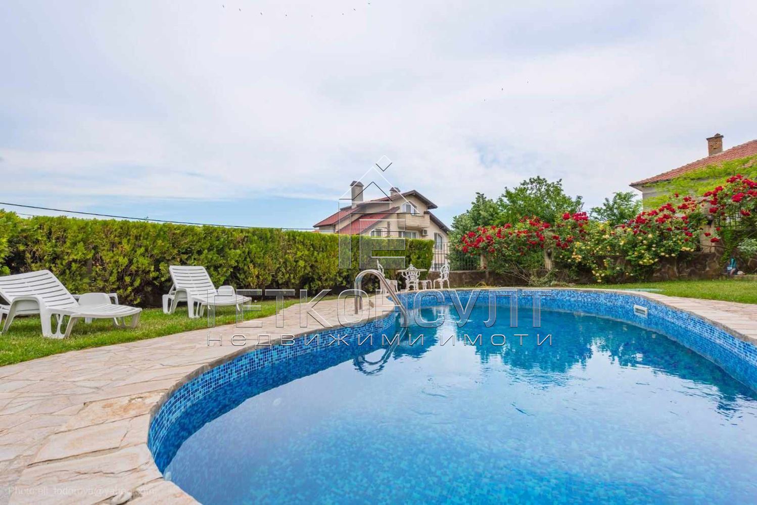 гр.Варна, кв.Виница, обзаведен апартамент с ТРИ спални - Агенция за недвижими имоти Варна - Екипът