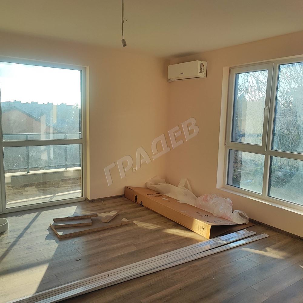 Тристаен апартамент в  горната част на Цветен квартал. - Агенция за недвижими имоти Варна - Екипът, имот 3